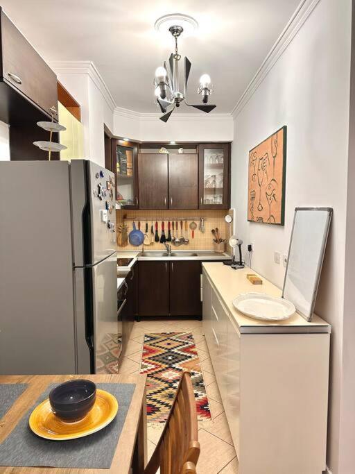 Apartamento Family Living Tirana Exterior foto