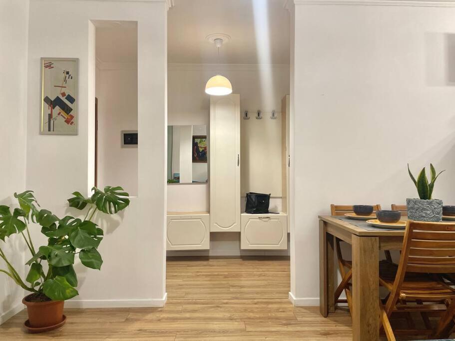 Apartamento Family Living Tirana Exterior foto