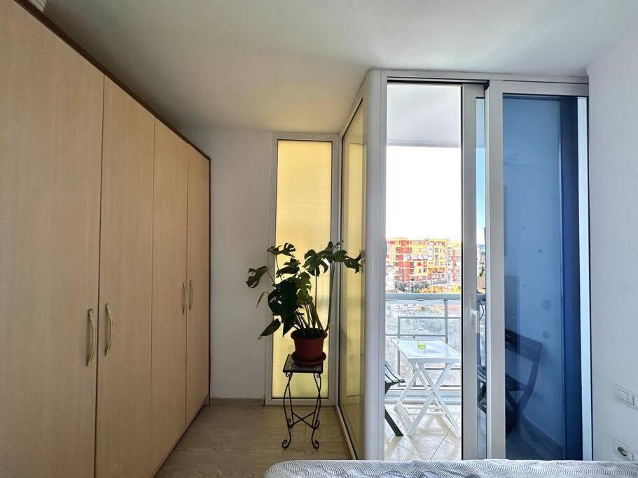 Apartamento Family Living Tirana Exterior foto
