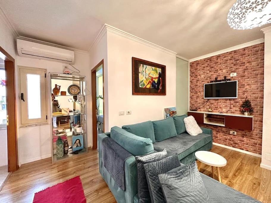 Apartamento Family Living Tirana Exterior foto